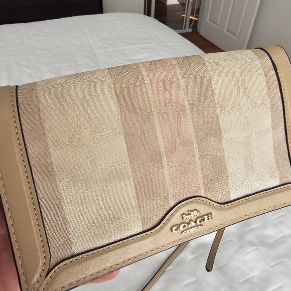 COACH ANNA FOLDOVER CLUTCH CROSSBODY IN SIGNATURE JACQUARD W/ STRIPES PINK TAFFY - Picture 11 of 13